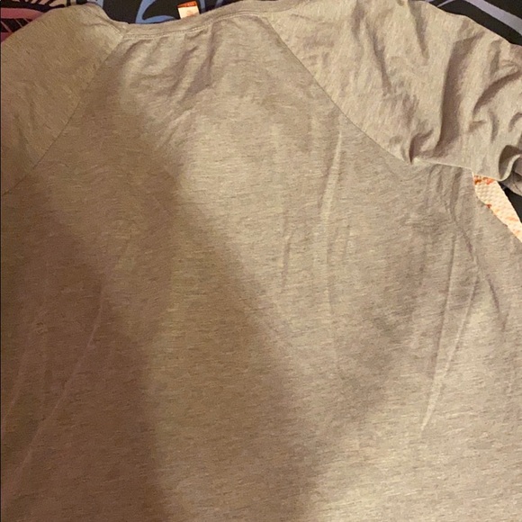 Floral tee - Picture 5 of 5